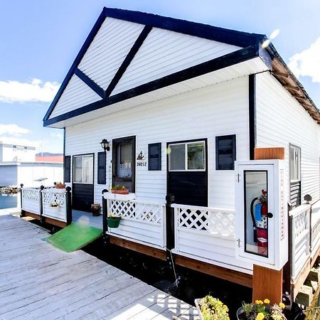 Scenic Bay Float Home Hideaway Athol 外观 照片
