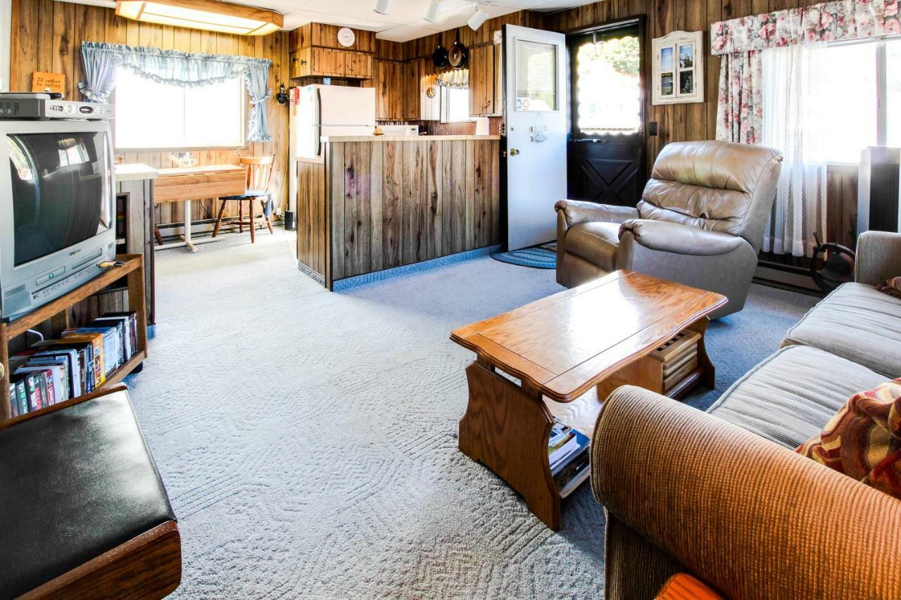 Scenic Bay Float Home Hideaway Athol 外观 照片