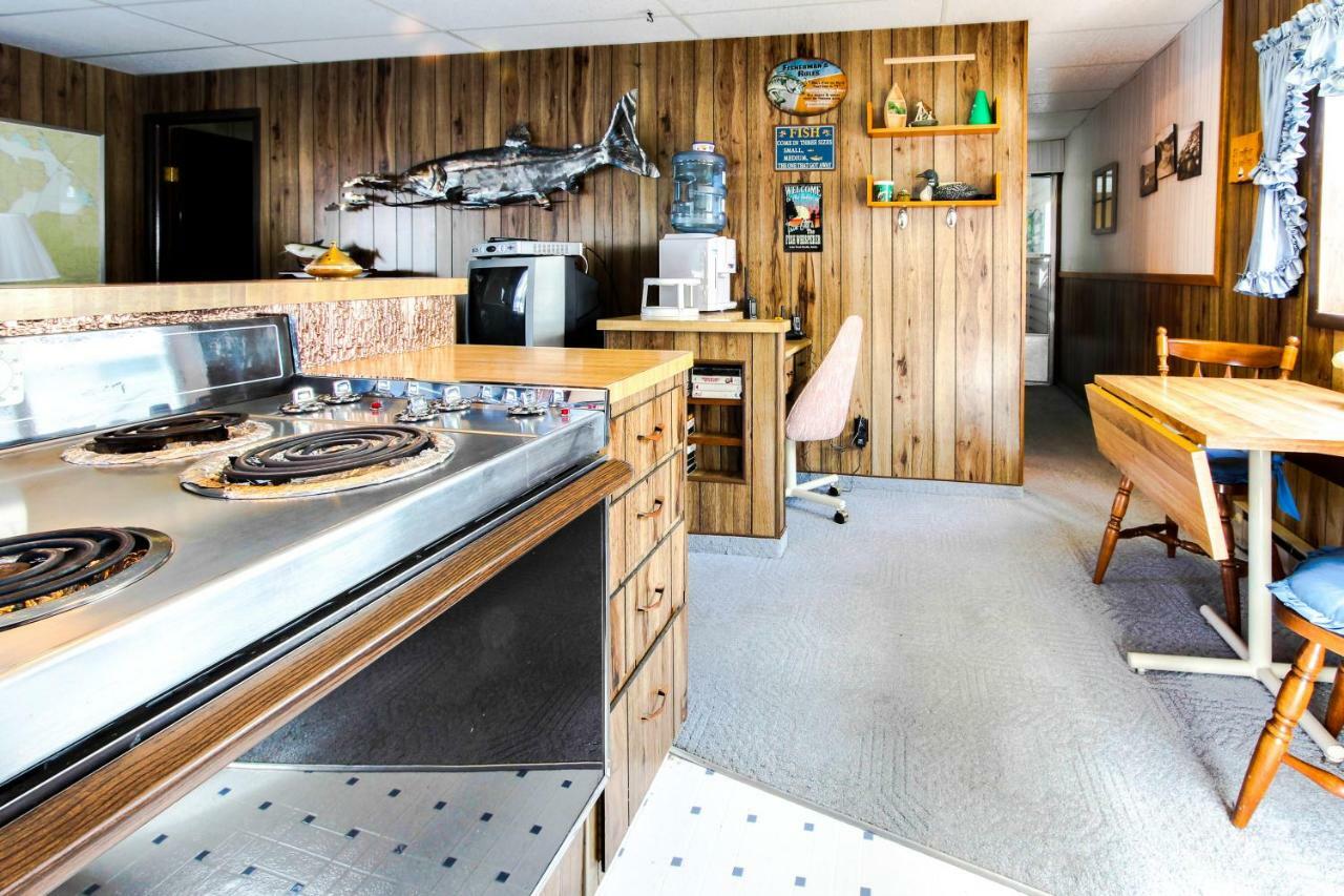 Scenic Bay Float Home Hideaway Athol 外观 照片