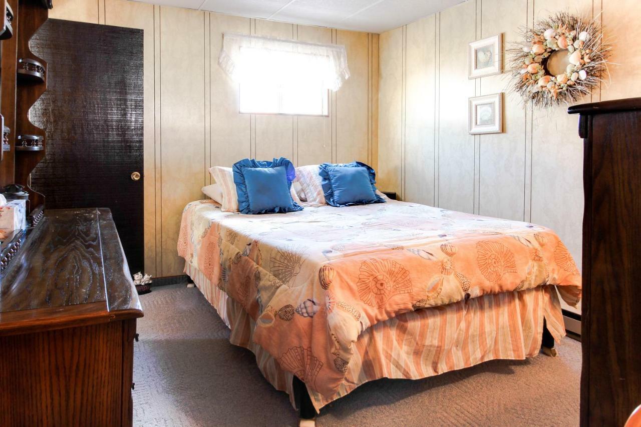 Scenic Bay Float Home Hideaway Athol 外观 照片